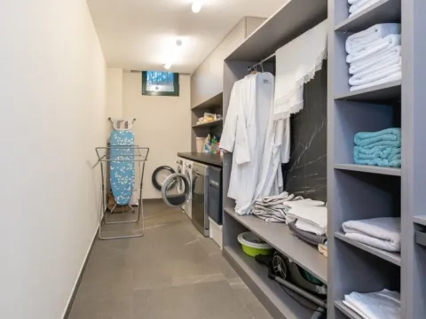 Izdavanje, kuća, 500m², Zabjelo, Podgorica - image 23