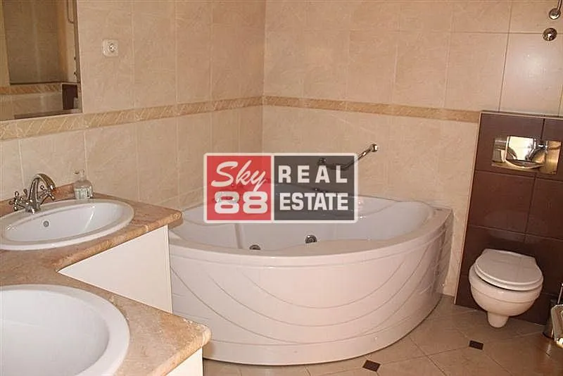 Izdavanje, kuća, 215m², Savski Venac, Beograd