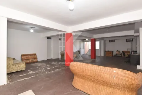 Prodaja, kuća, 752m², Zelenika, Podgorica - image 8