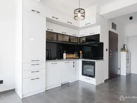 Prodaja, jednosoban stan, 60m², Centar, Tivat - image 6