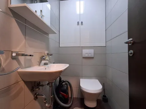 Rent, apartment, 71m², Krivi Most, Podgorica - image 12