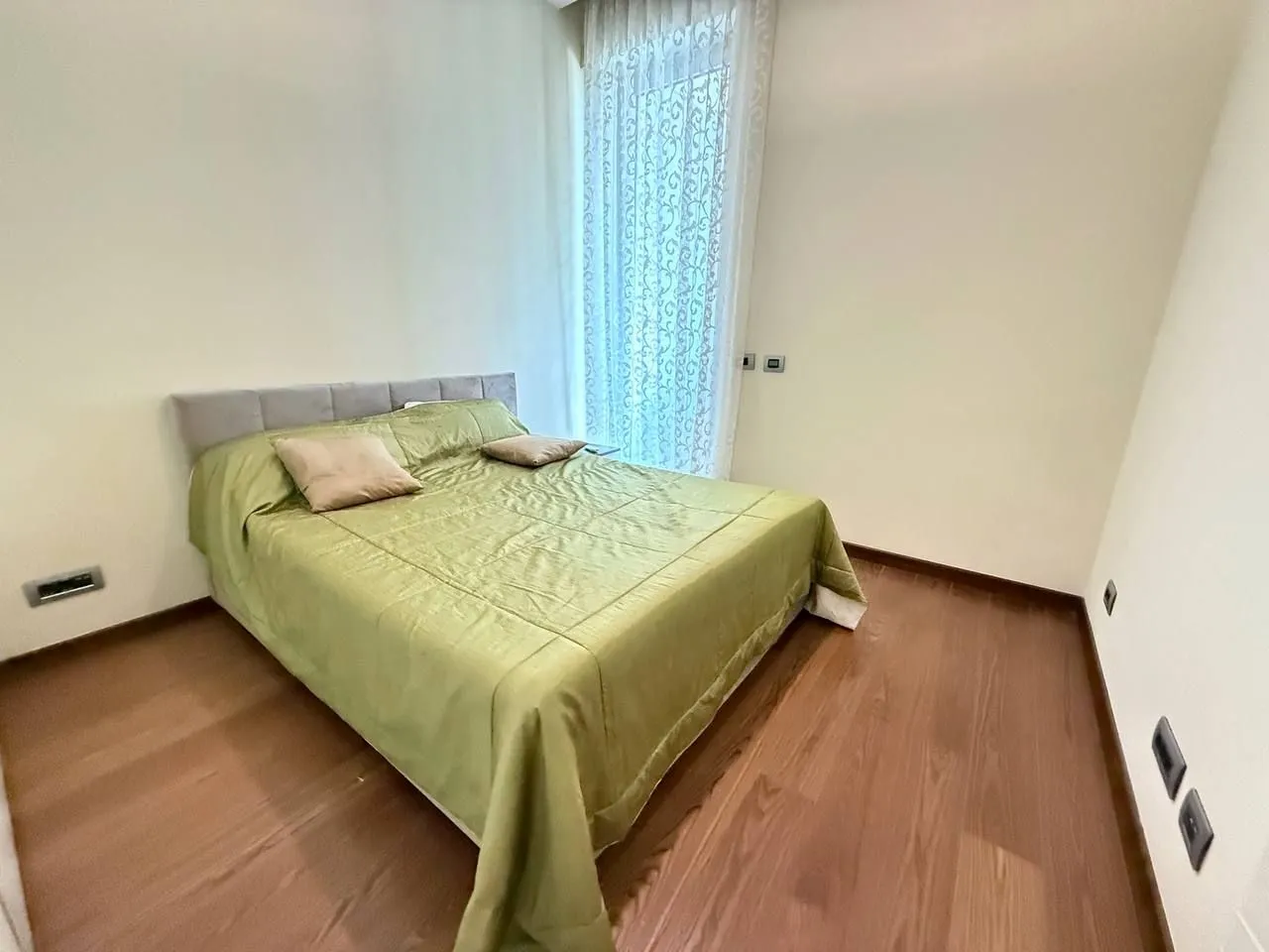 Izdavanje, jednosoban stan, 70m², Centar, Budva