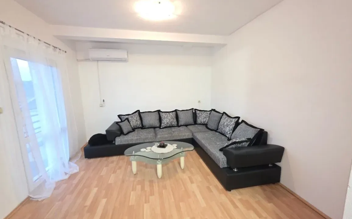 Izdavanje, dvosoban stan, 75m², Zagorič, Podgorica