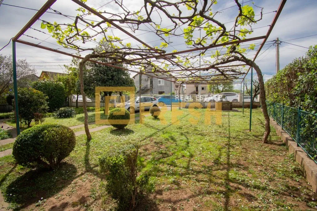 Prodaja, kuća, 120m², Gornja Gorica, Podgorica