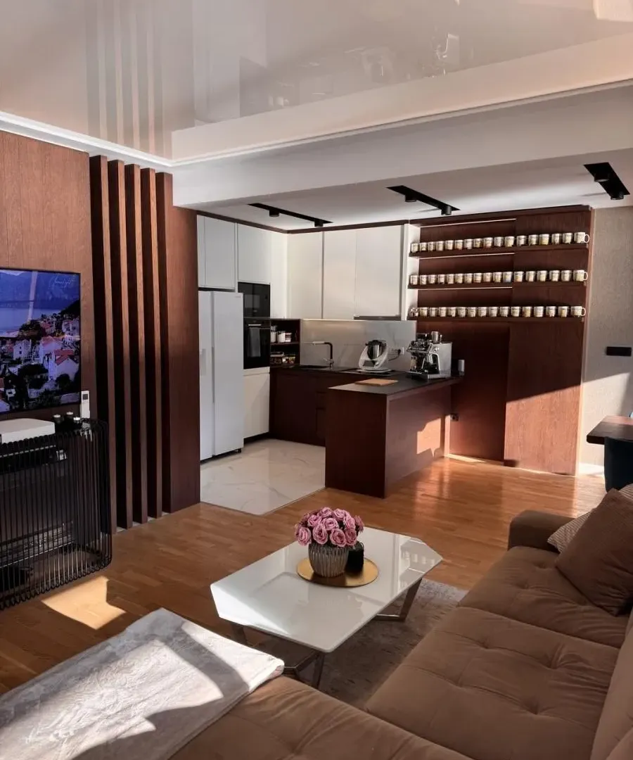 Prodaja, dvosoban stan, 85m², Dobrota, Kotor
