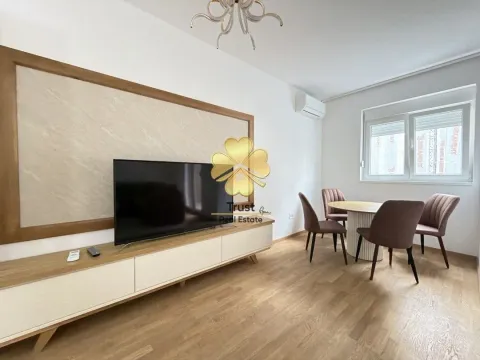 Izdavanje, dvosoban stan, 85m², Stari Aerodrom, Podgorica - image 4