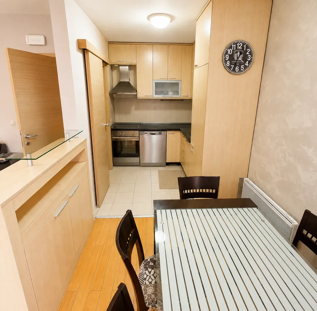 Prodaja, dvosoban stan, 69m², Preko Morače, Podgorica
