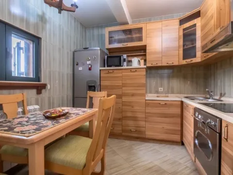 Sale, house, 300m², Motički gaj, Žabljak - image 9