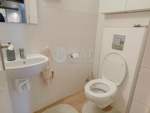 Izdavanje, četvorosoban stan, 91m², Cvetni Trg, Vračar Sve Podlokacije - image 4