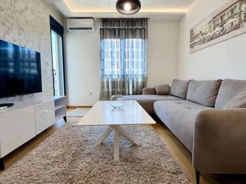 Rent, two bedroom apartment, 60m², City Kvart, Podgorica - image 1