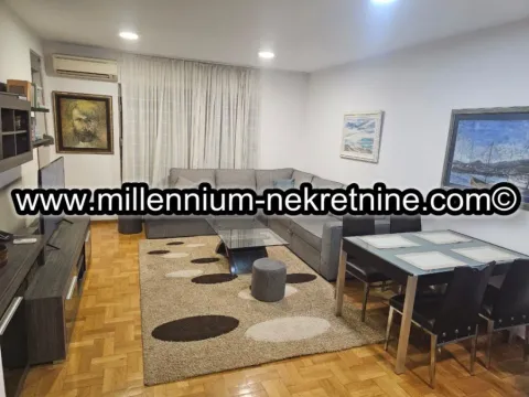 Izdavanje, jednosoban stan, 55m2, Tološka šuma, Podgorica