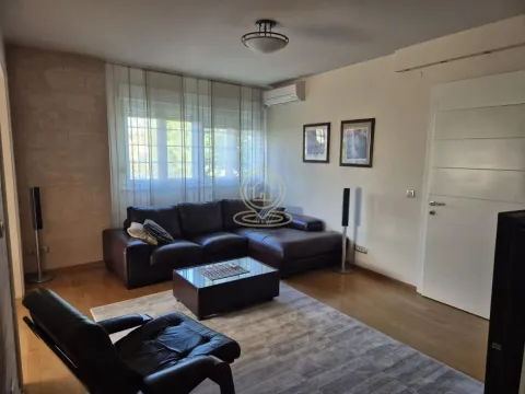 Izdavanje, četvorosoban stan, 106m², Kalenić Pijaca, Vračar Sve Podlokacije - image 6