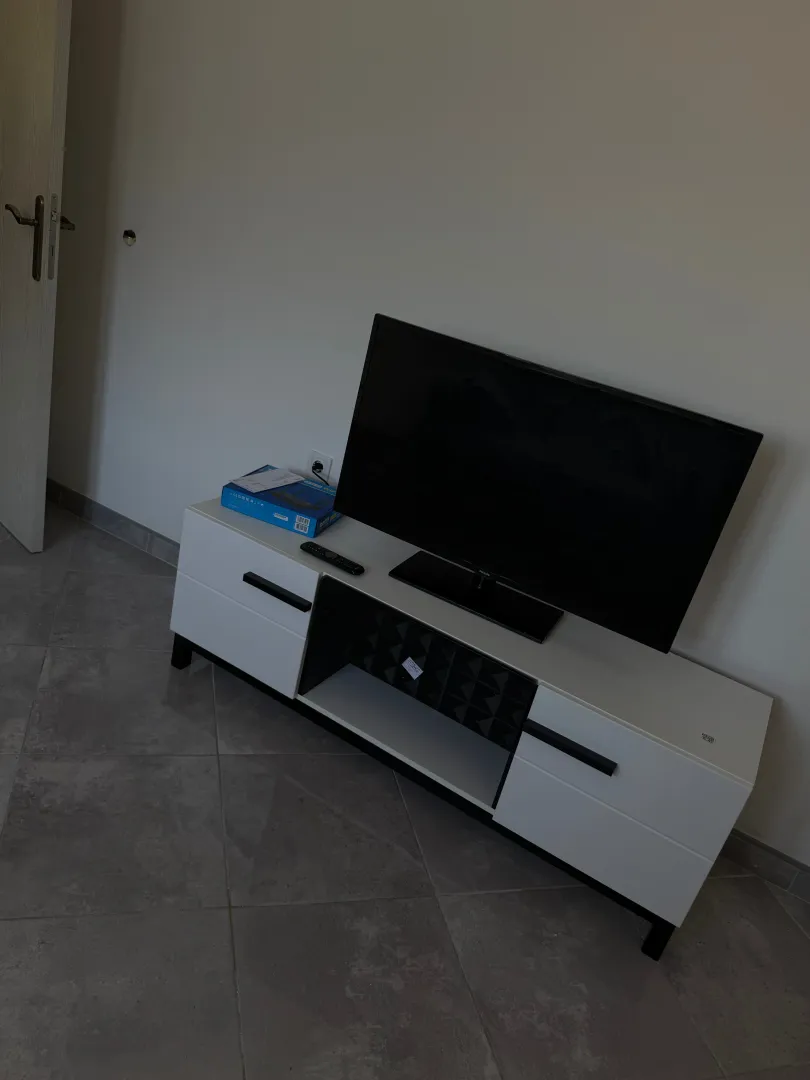 Rent, two bedroom apartment, 75m², Škaljari, Kotor