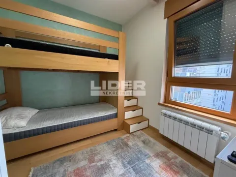Izdavanje, trosoban stan, 60m², Vračar Centar, Vračar Sve Podlokacije - image 8