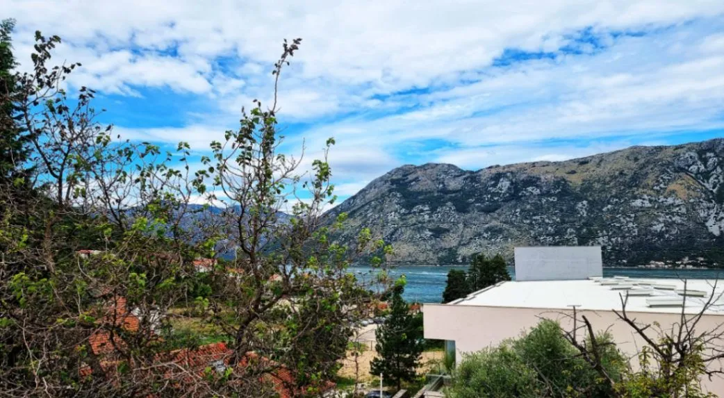 Prodaja, dvosoban stan, 80m², Prčanj, Kotor