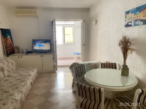 Izdavanje, garsonjera, 29m², Bečići, Budva - image 6