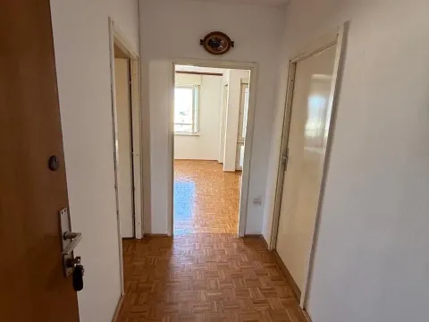 Prodaja, dvosoban stan, 66m², Centar, Bar - image 7