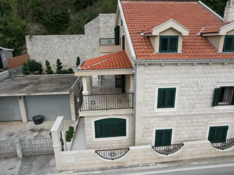 Prodaja, kuća, 211m², Donja Lastva, Tivat - image 14