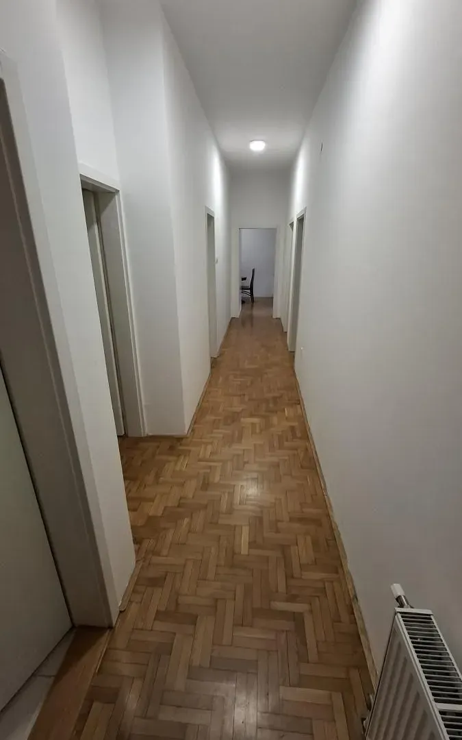 Prodaja, dvosoban stan, 68m², Centar, Novi Sad