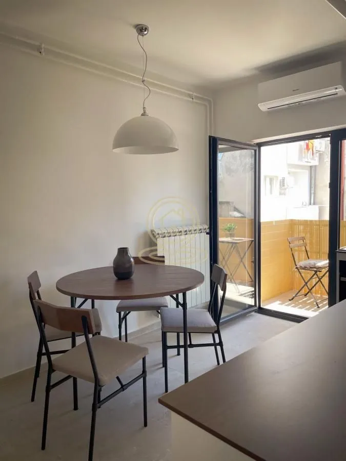Rent, two bedroom apartment, 41m², Slavija, Vračar Sve Podlokacije