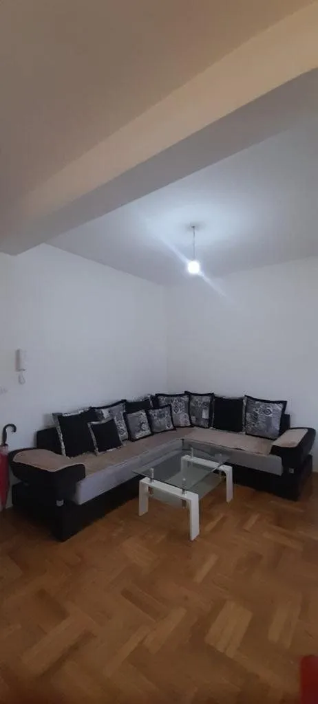 Izdavanje, jednosoban stan, 46m², Ljubović, Podgorica
