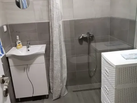 Rent, two bedroom apartment, 65m², Karaburma, Palilula Sve Podlokacije - image 5