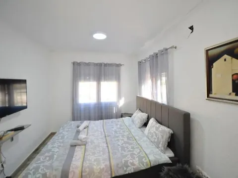 Izdavanje, kuća, 100m², Škaljari, Kotor - image 6