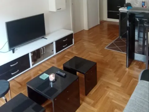 Izdavanje, jednosoban stan, 37m², Grbavica, Novi Sad Sve Podlokacije - image 4