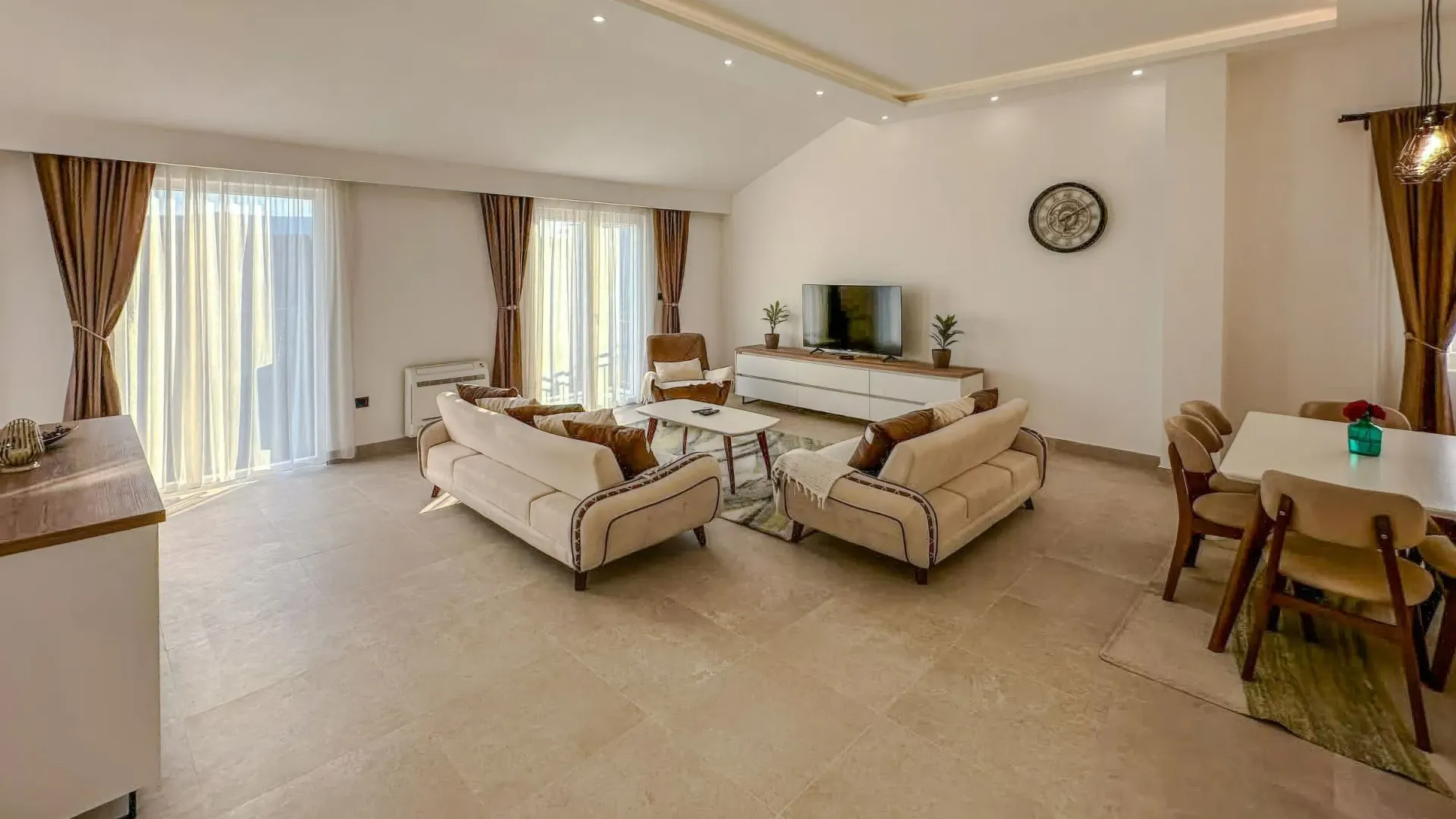 Izdavanje, dvosoban stan, 102m², Seljanovo, Tivat