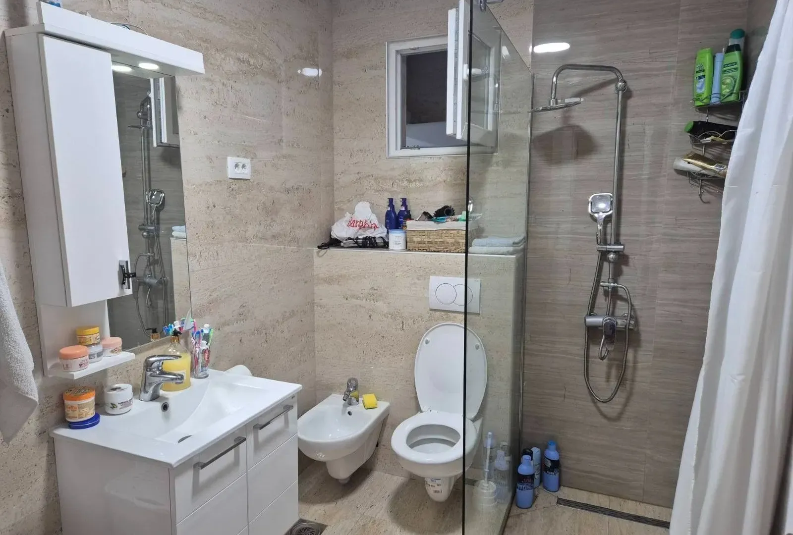 Rent, house, 170m², Zagorič, Podgorica