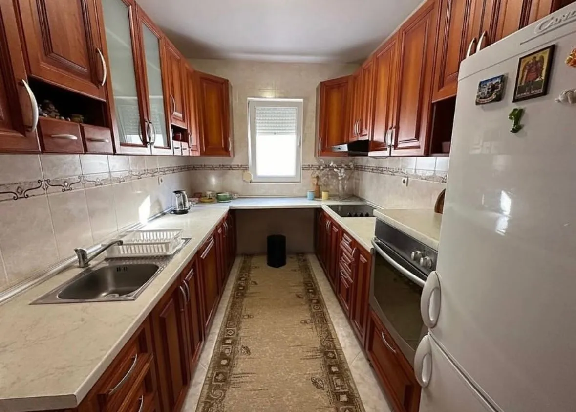 Rent, two bedroom apartment, 84m², Centar, Bar