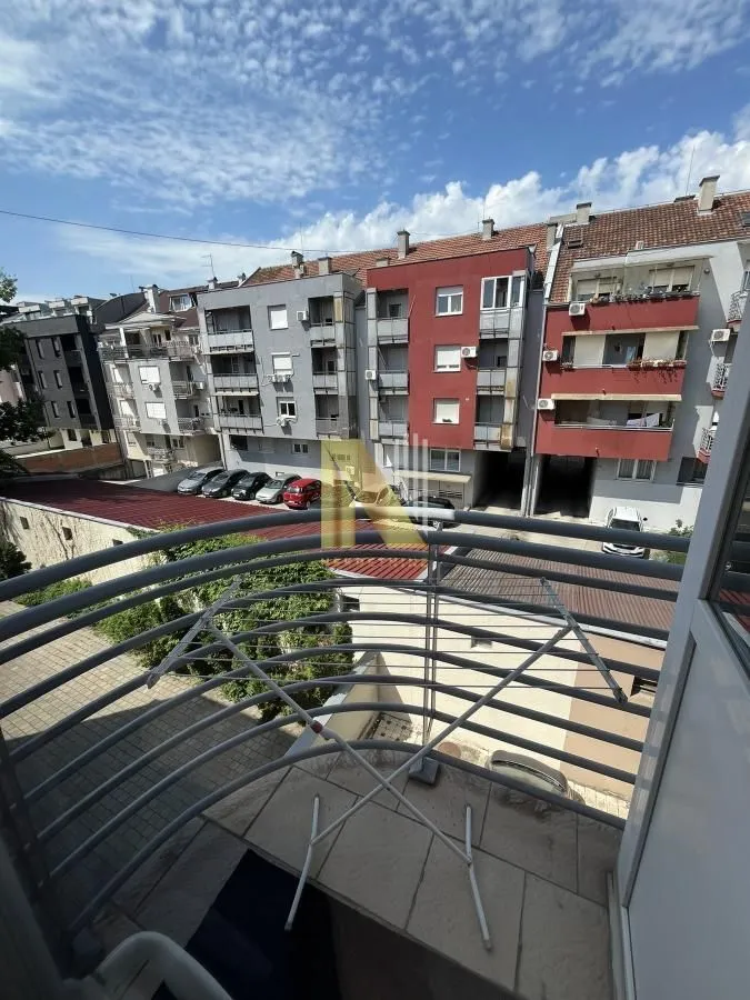 Izdavanje, trosoban stan, 69m², Bulevar Oslobodjenja, Novi Sad Sve Podlokacije