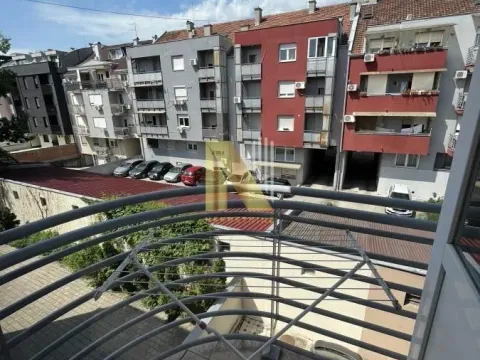 Izdavanje, trosoban stan, 69m², Bulevar Oslobodjenja, Novi Sad Sve Podlokacije - image 11