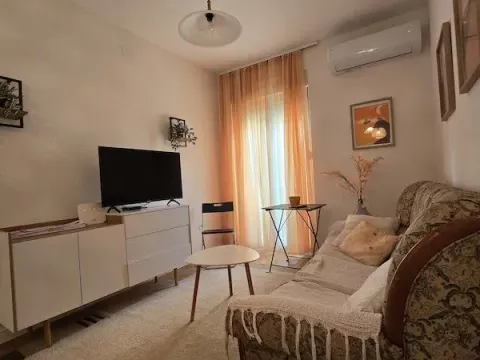 Rent, apartment, 40m², Central Point, Podgorica