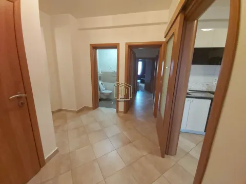 Izdavanje, dvosoban stan, 90m², Centar, Podgorica - image 9