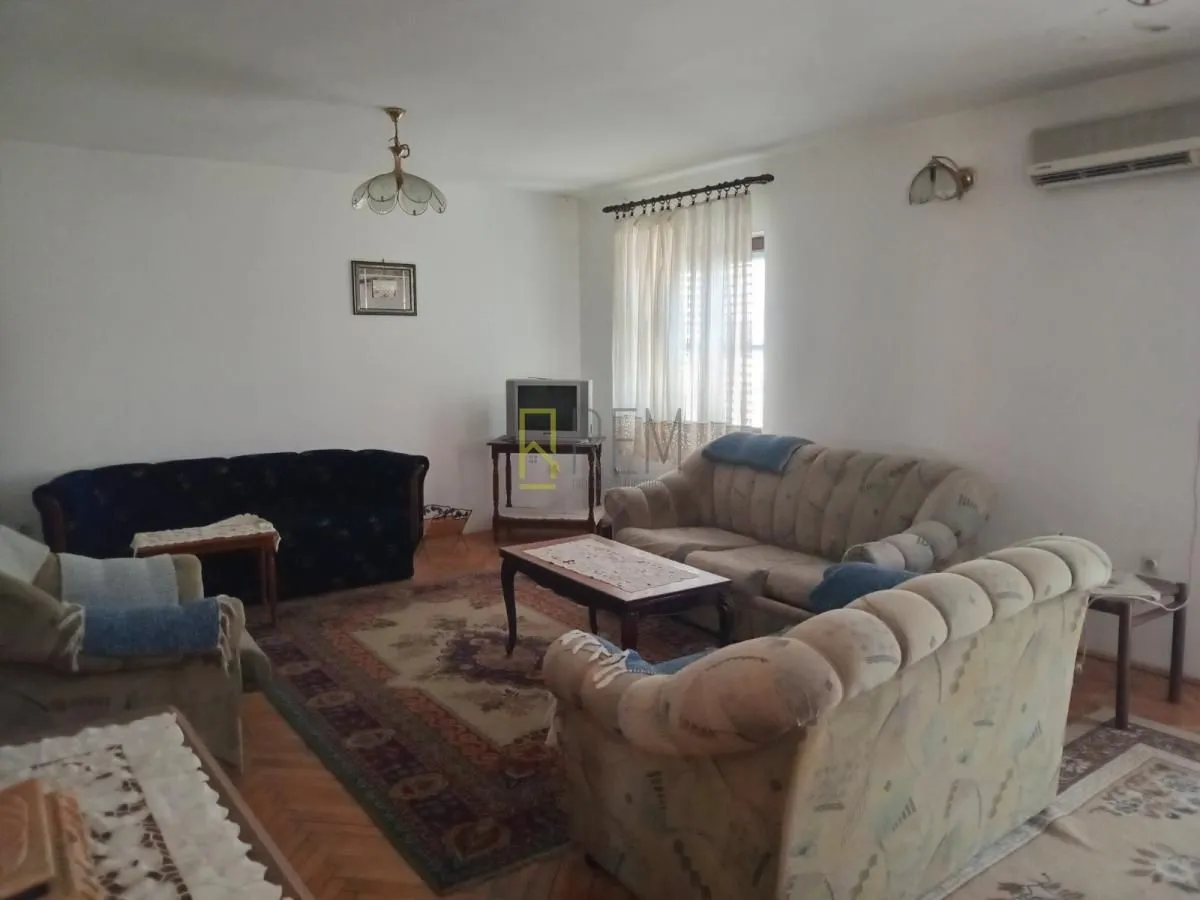 Prodaja, kuća, 232m², Tološi, Podgorica