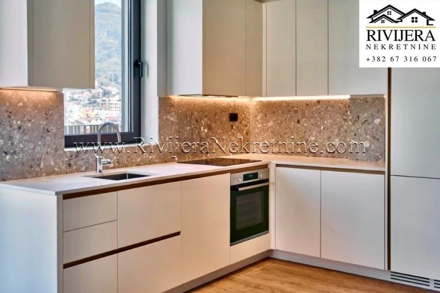 Prodaja, dvosoban stan, 102m², Tivat, Crna Gora