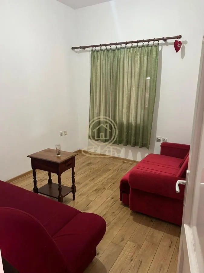 Izdavanje, trosoban stan, 70m², Čajkino brdo, Vrnjačka Banja