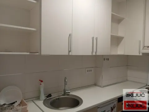 Izdavanje, garsonjera, 30m², Adamovićevo Naselje, Novi Sad Sve Podlokacije - image 4