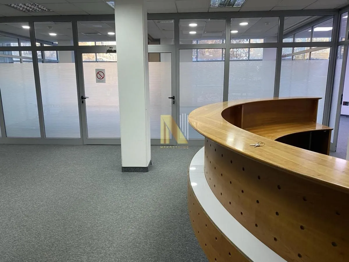 Rent, office space, 352m², Bulevar Oslobodjenja, Novi Sad Sve Podlokacije
