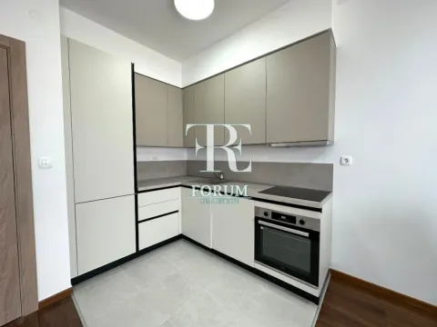 Izdavanje, dvosoban stan, 80m², Master Kvart, Podgorica - image 4