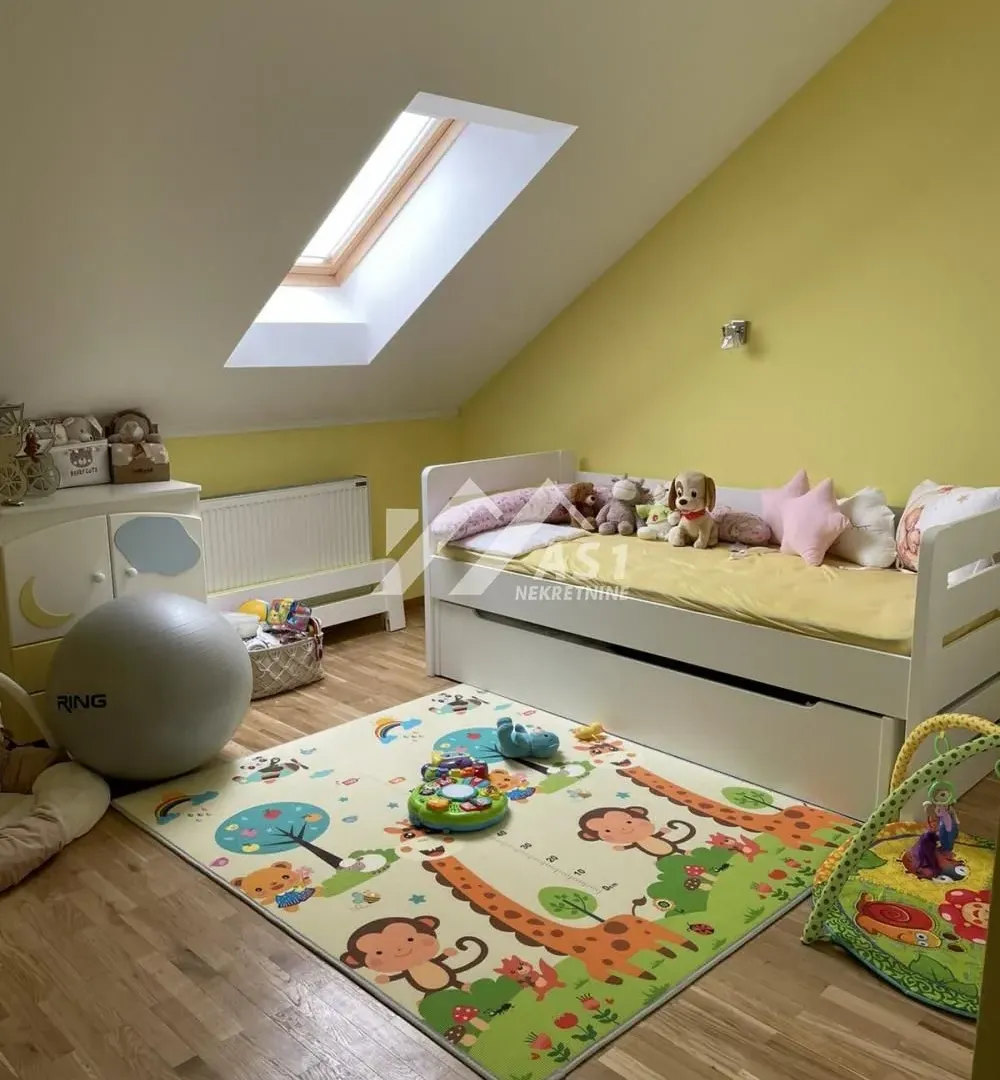 Prodaja, četvorosoban stan, 105m², Bulevar Evrope, Novi Sad Sve Podlokacije