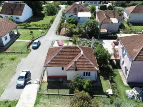 Prodaja, kuća, 84m², Tološi, Podgorica - image 9