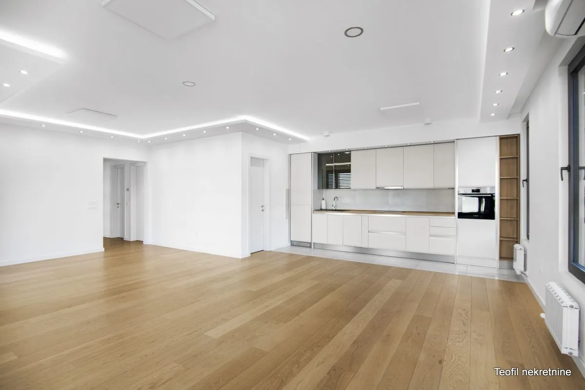 Izdavanje, četvorosoban stan, 122m², Stari Grad, Beograd