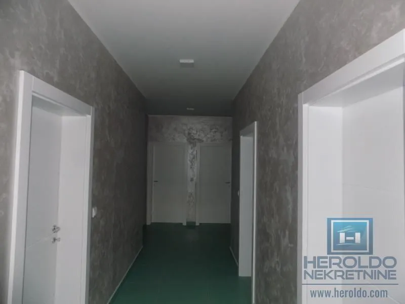 Sale, office space, 360m², Paraćin, Srbija