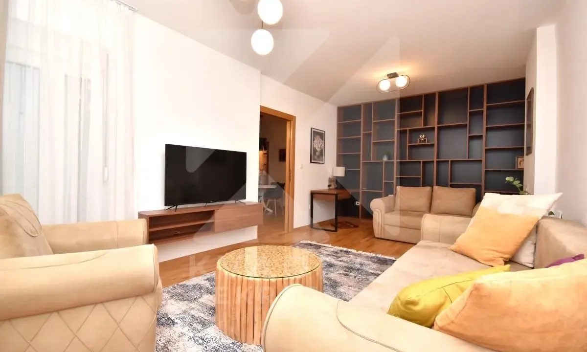 Izdavanje, dvosoban stan, 87m², Momišići, Podgorica