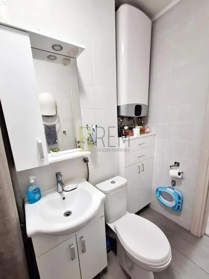 Prodaja, dvosoban stan, 72m², Lepa Kata, Podgorica