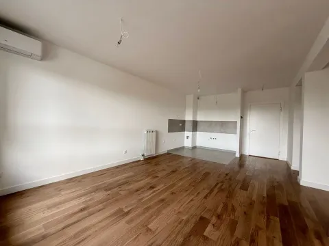 Poslovni prostor in Novi Beograd Blok 65