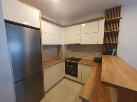 Rent, one bedroom apartment, 45m², Budva, Crna Gora - image 4