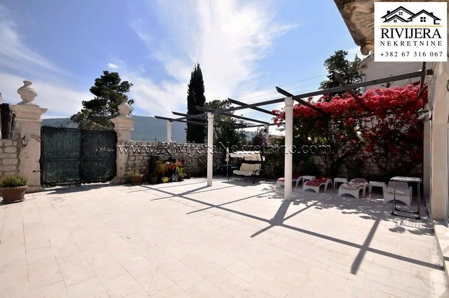 Prodaja, kuća, 234m², Baošići, Herceg Novi